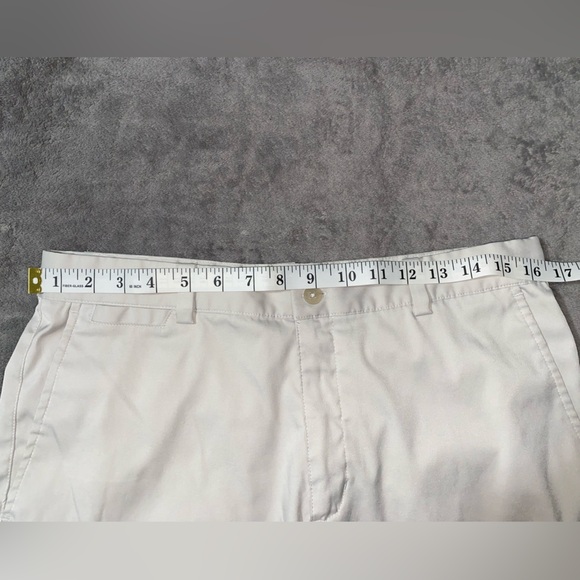 Nike Golf Shorts - Picture 4 of 6